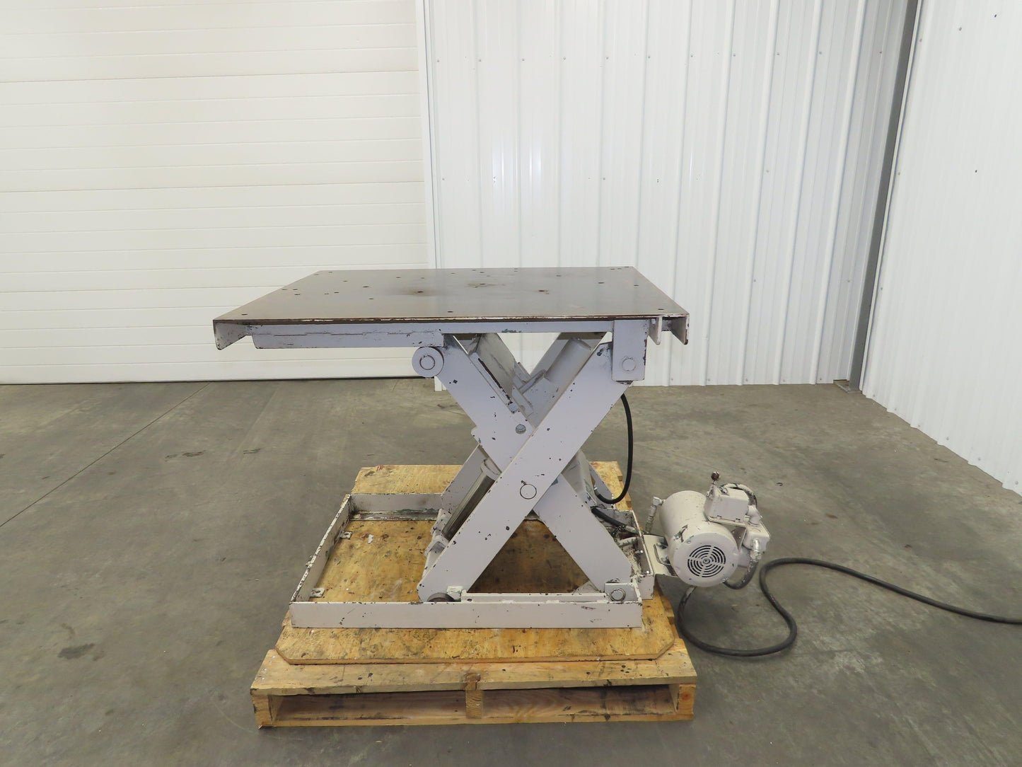 Autoquip 26W25 Hydraulic Scissor Lift Table 2000lb 26" Travel 30x40" Top 3Ph
