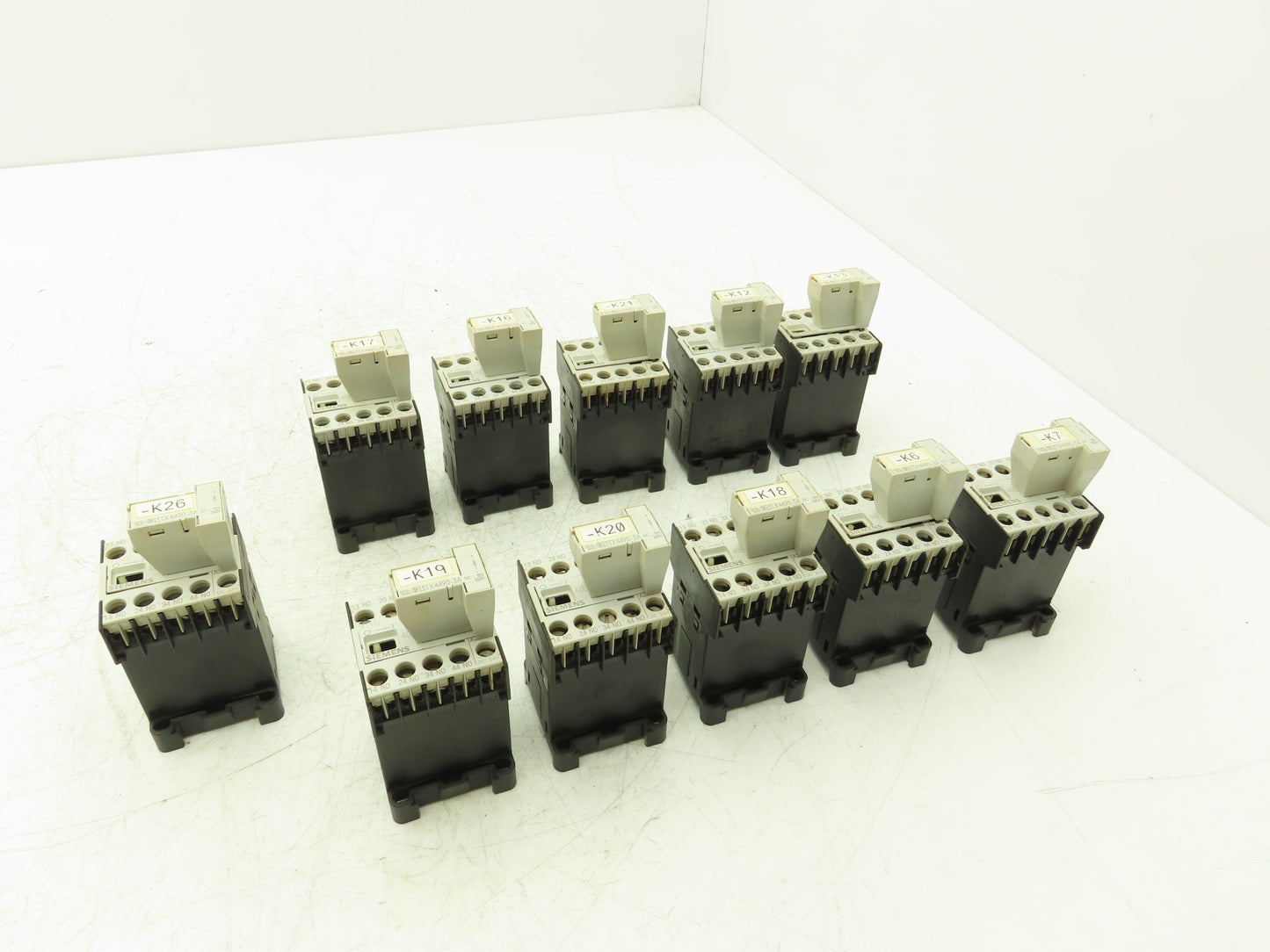 Siemens 3TH2040-0BB4 Contactor 4NO 1.5kW 10A Coil 24VDC Lot Of 11