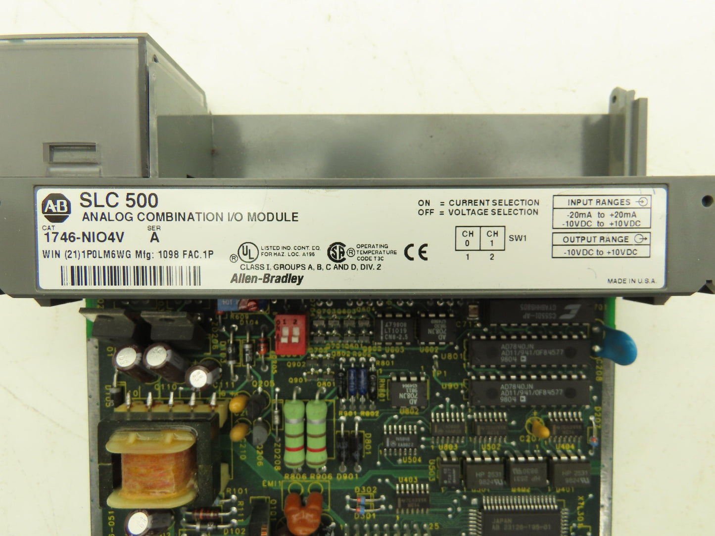 Allen Bradley 1746-NIO4V SLC500 Analog Combination I/O Module Ser A Broken Door