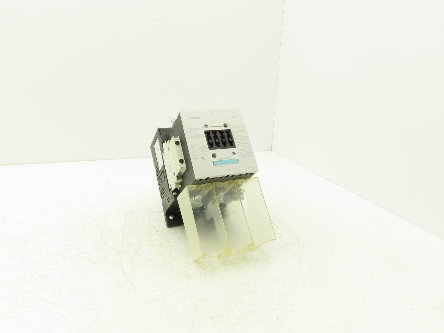 Siemens 3RT1056-6AP36 Motor Starter Contactor 200Hp 575V 195A Coil 240V AC/DC