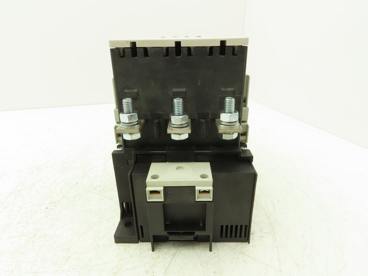 Siemens 3RT1056-6AP36 Motor Starter Contactor 200Hp 575V 195A Coil 240V AC/DC