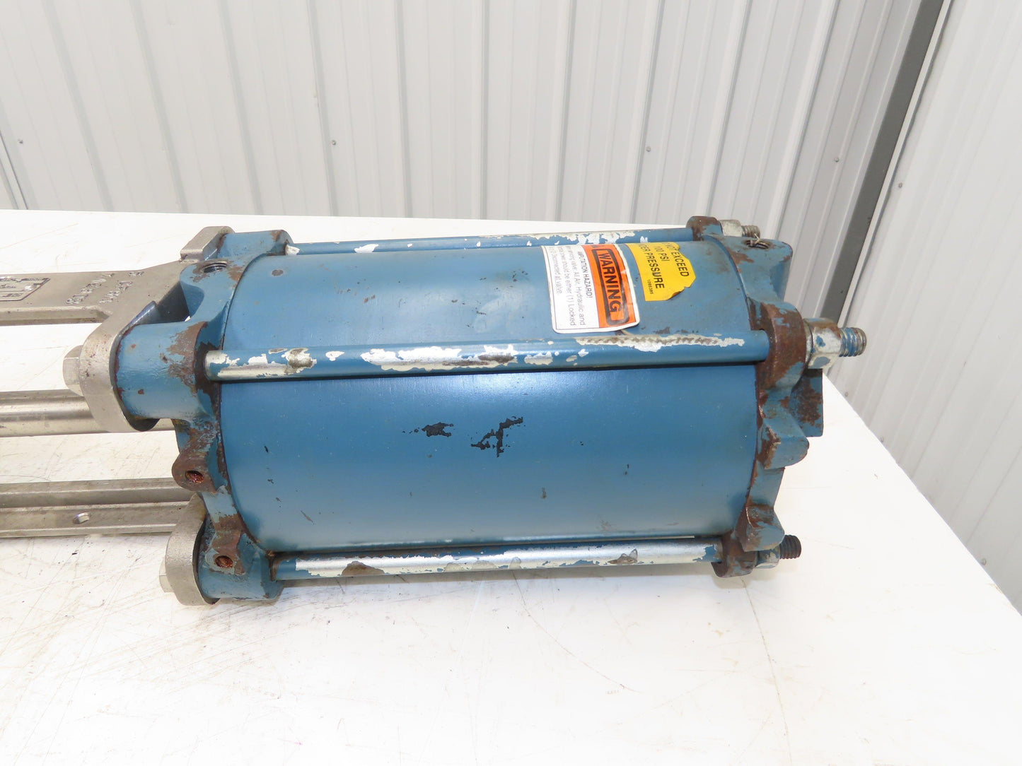 DeZurik 9491288 Knife Gate Valve 5" Pneumatic Cylinder Actuated Lug Flange