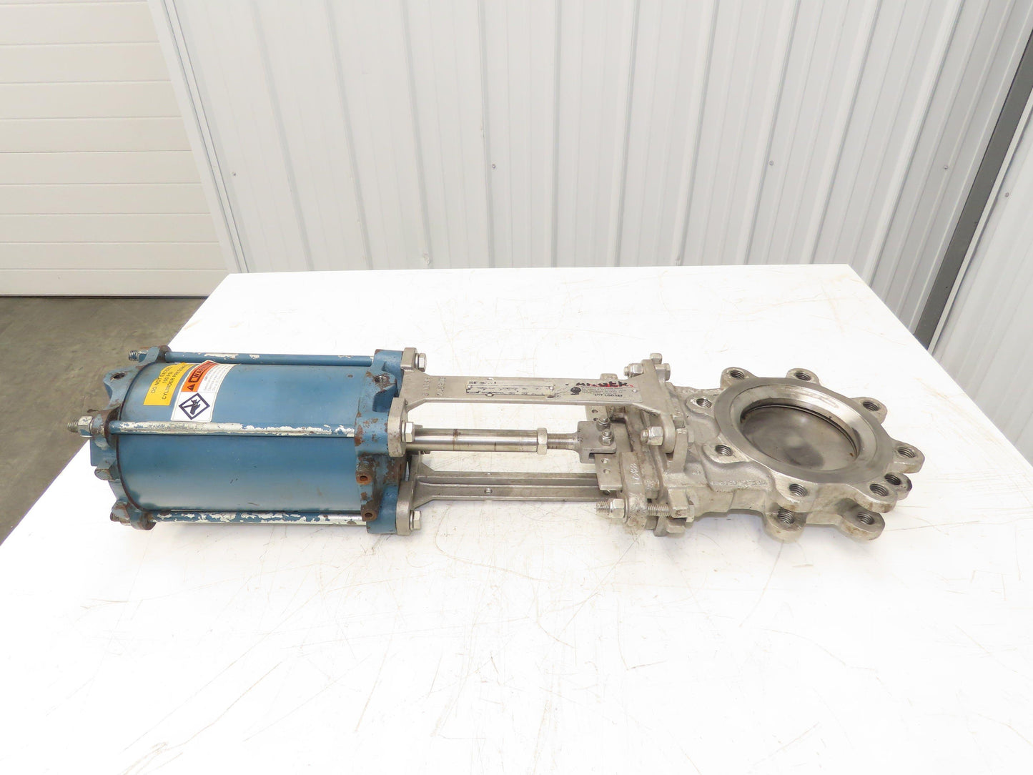 DeZurik 9491288 Knife Gate Valve 5" Pneumatic Cylinder Actuated Lug Flange
