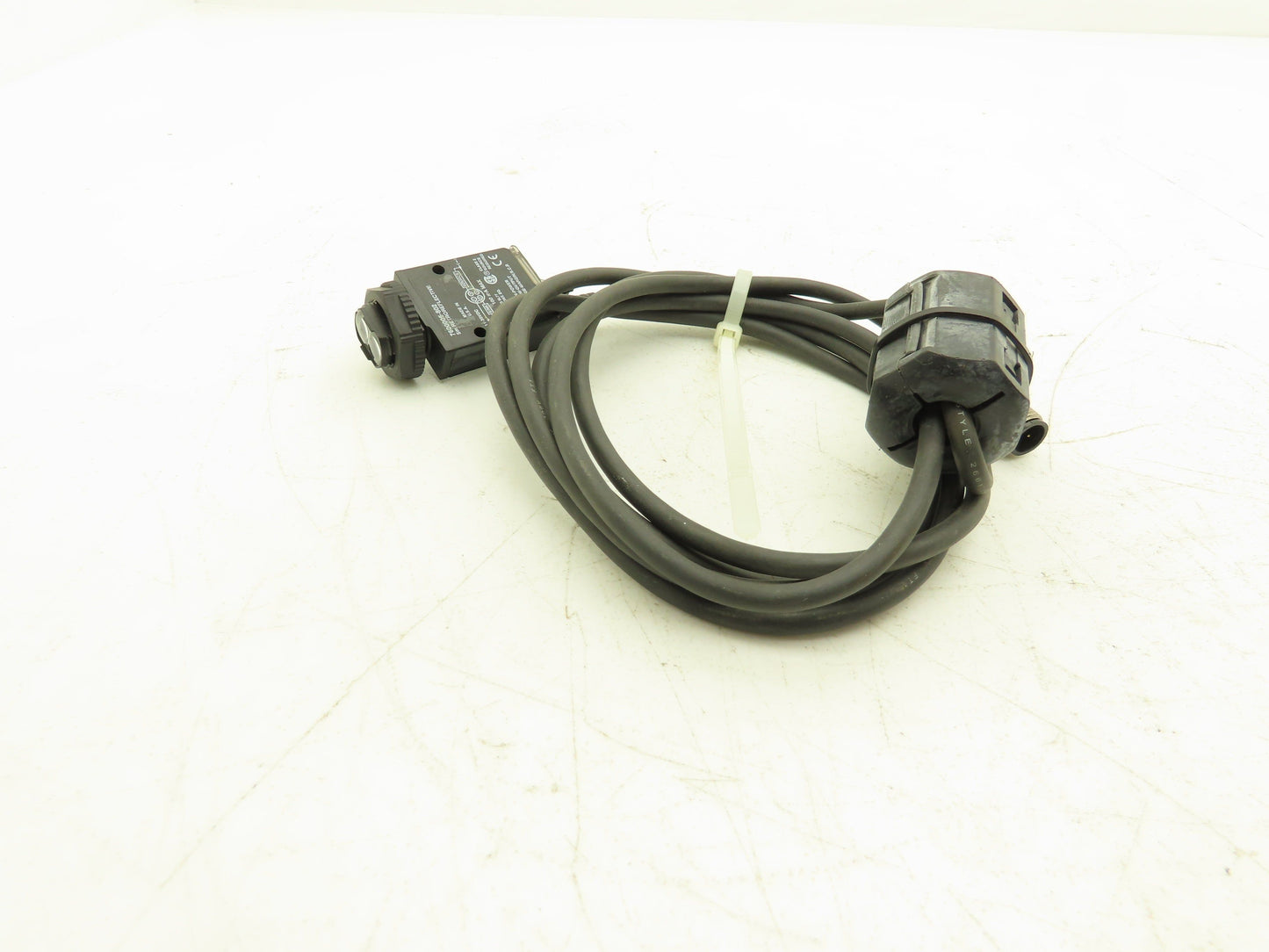 Allen Bradley 7600005-802 Retroreflective Photoeye Sensor 5M With 6' Cord