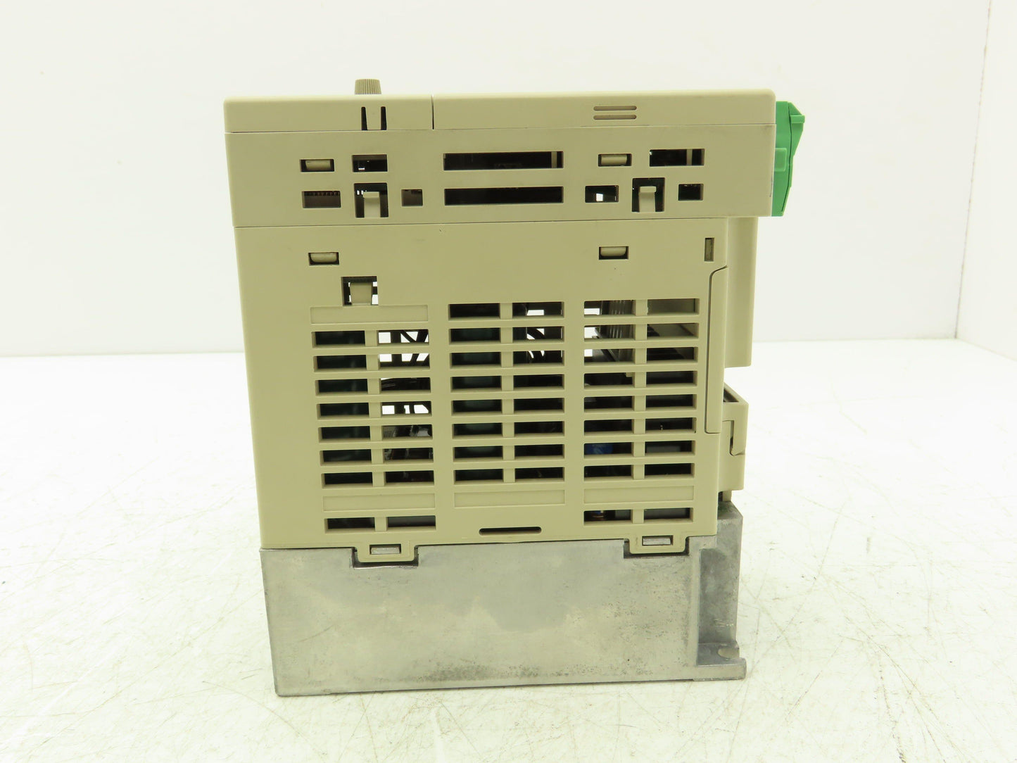 Omron 3G3MV-AB004 Sysdrive VFD Inverter AC Drive .55Kw 240V 1PH In 3PH Out