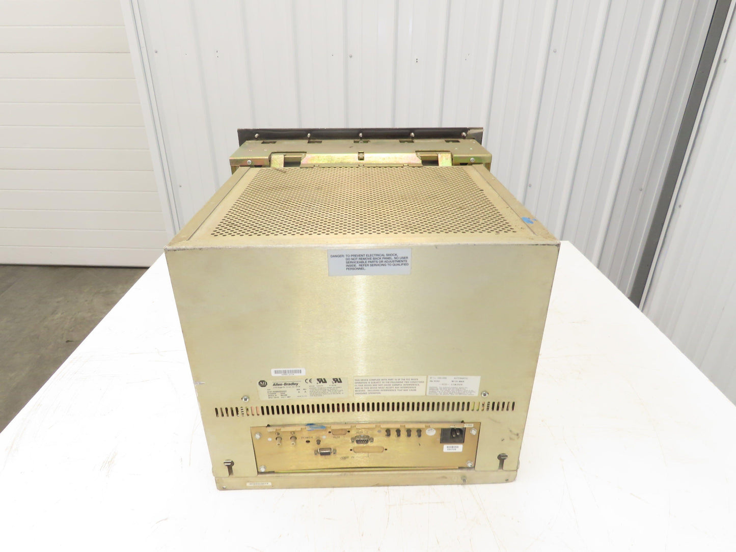 Allen Bradley 6157-AABAAZAAZZ Monitor Screen CRT Display Ser A Rev A