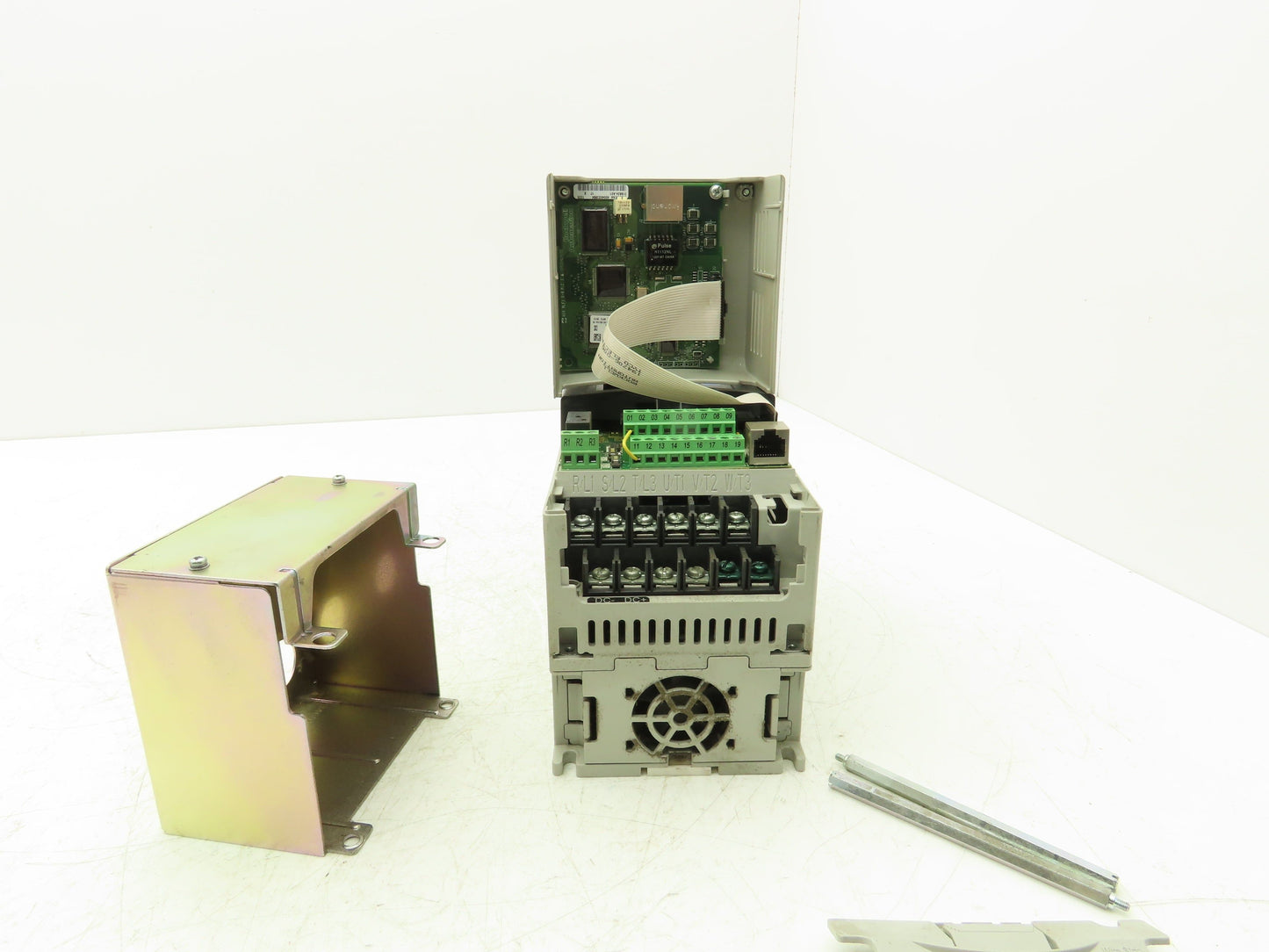 Allen Bradley 22B-D6P0N104 PowerFlex 40 Variable AC Drive VFD 3HP 480V 3PH