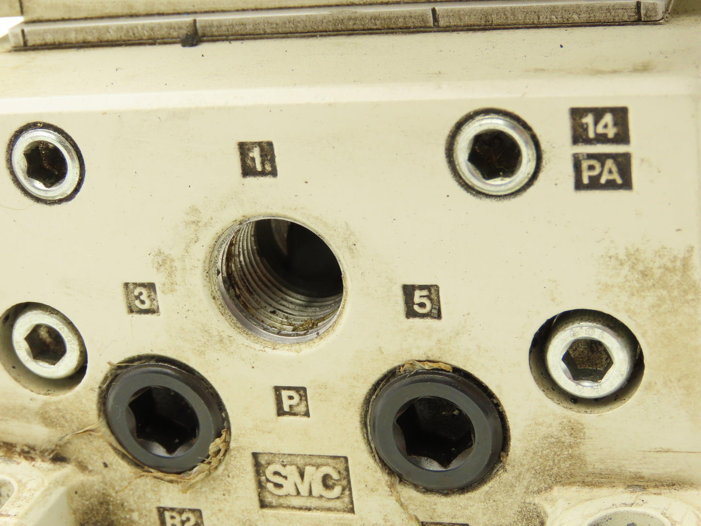 SMC VQ7-6-FG-D-3Z Double Solenoid Valve 6-Station Manifold Assy 5/2-way 24VDC
