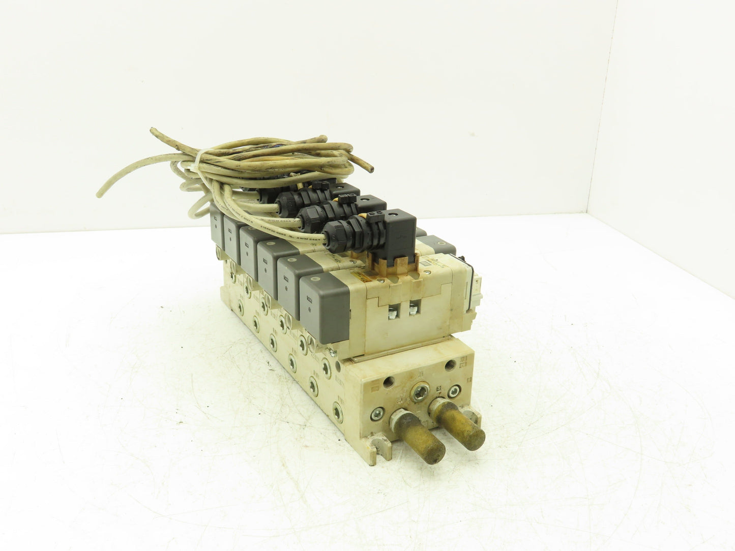 SMC VQ7-6-FG-D-3Z Double Solenoid Valve 6-Station Manifold Assy 5/2-way 24VDC