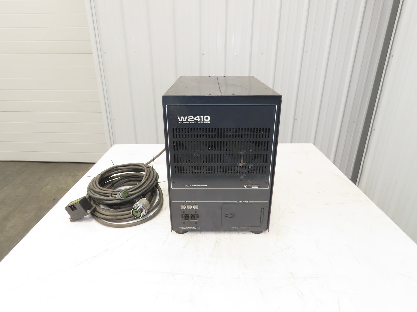 Cho-Onpa Kogyo W2410 Ultrasonic Welder 2400 Watt 15kHz 200v 3ph 50/60Hz