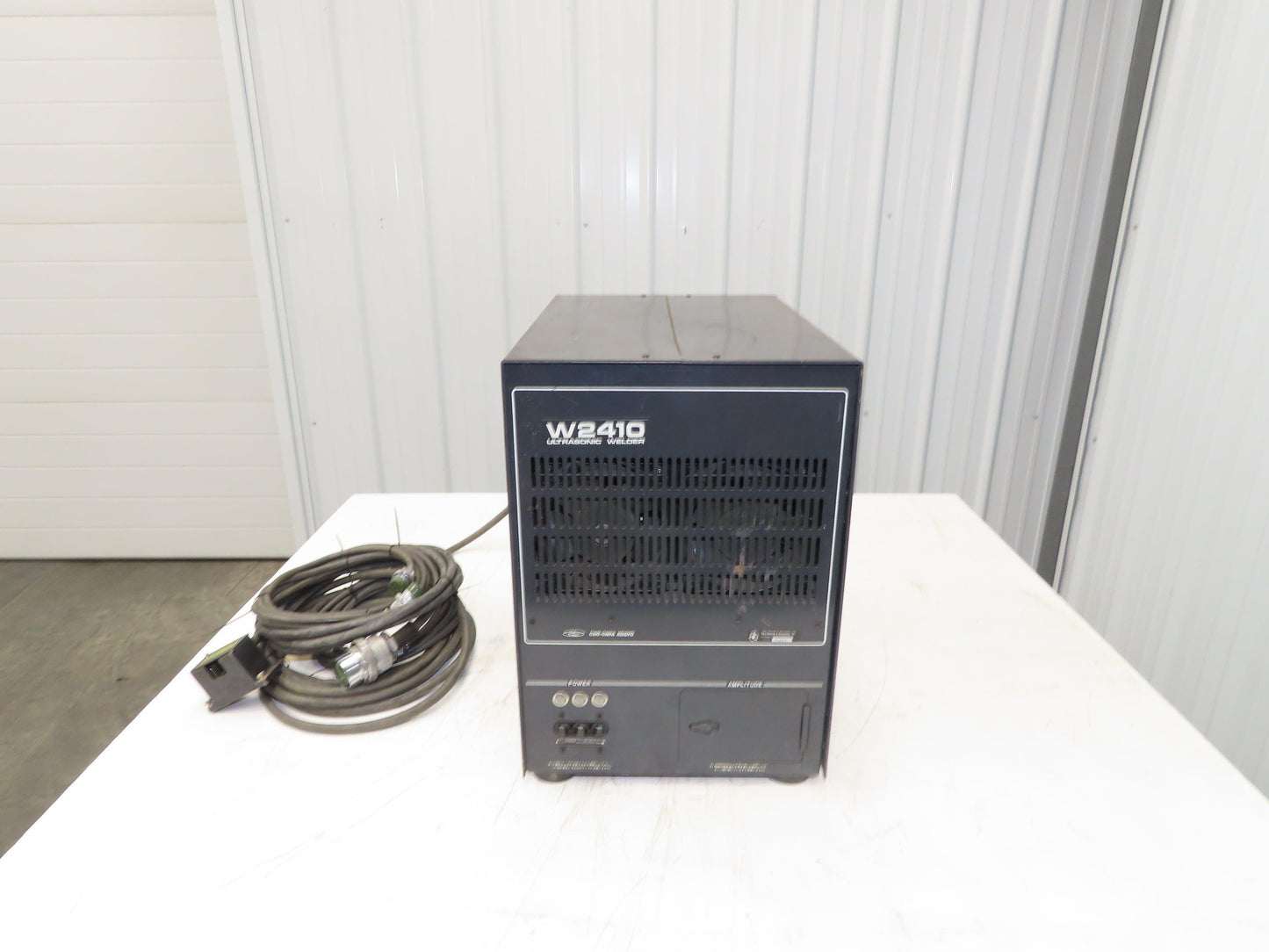 Cho-Onpa Kogyo W2410 Ultrasonic Welder 2400 Watt 15kHz 200v 3ph 50/60Hz