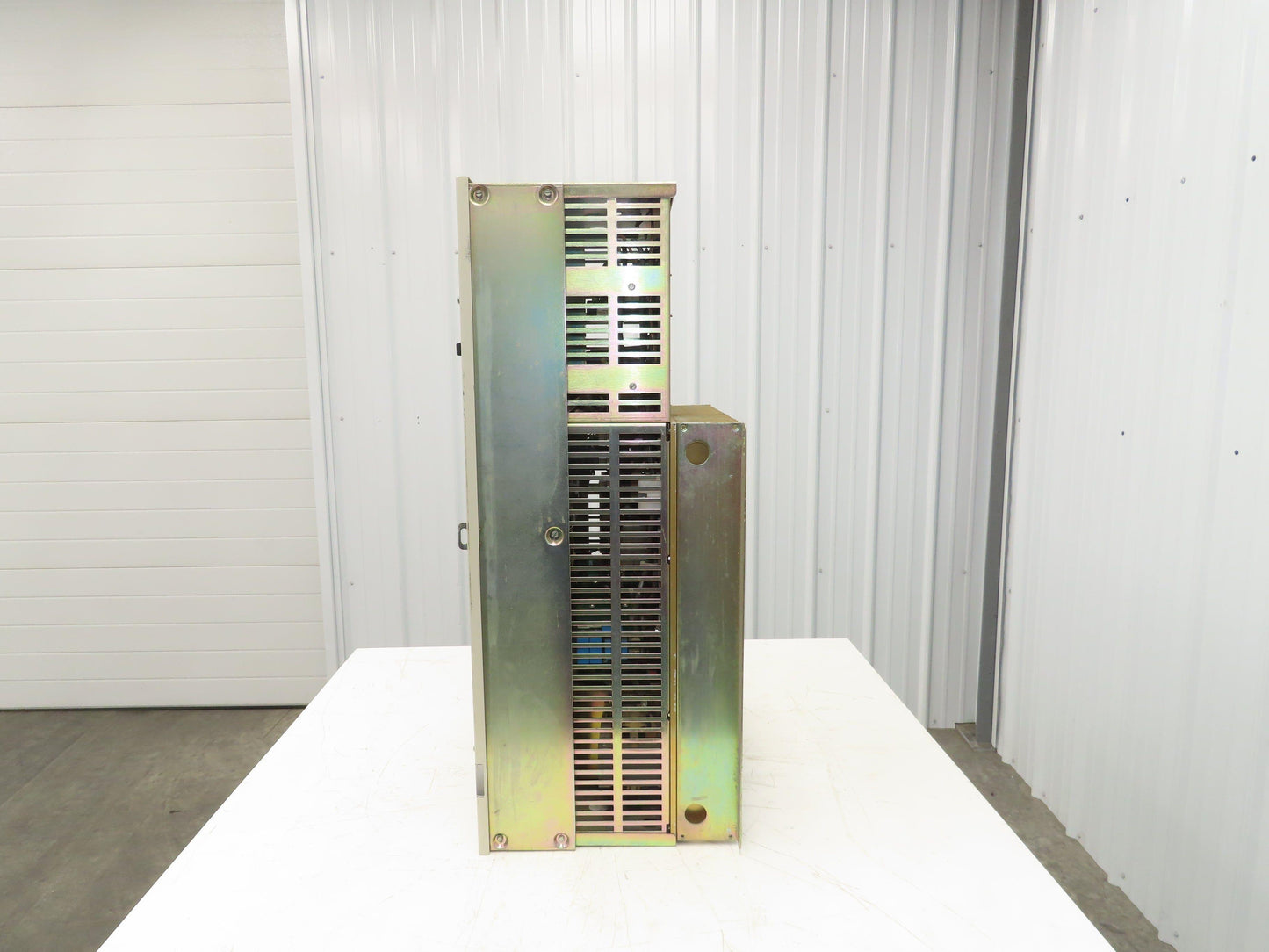 Eaton AF-502608-0480 VFD Variable AC Drive 3Ph 480V In 25Hp 460v 36A 133Hz Out