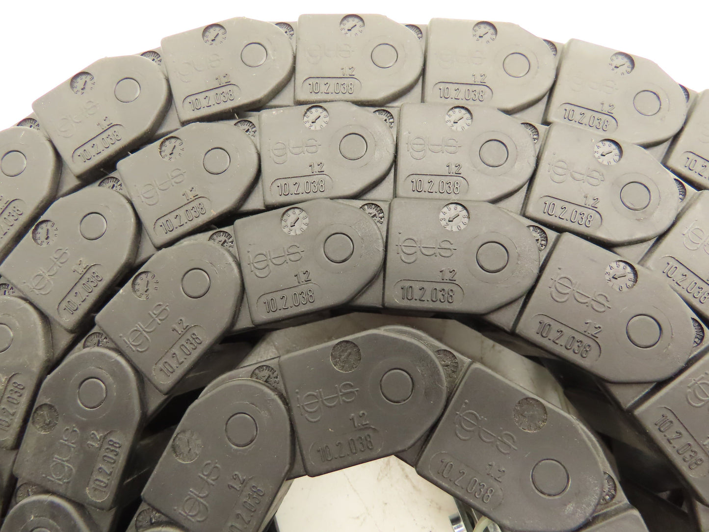 Igus 10.2.038 Energy Chain Cable Carrier 1" x 11/16" 75" Length