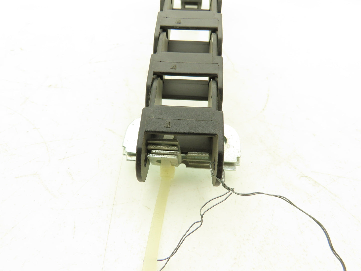 Igus 10.2.038 Energy Chain Cable Carrier 1" x 11/16" 75" Length
