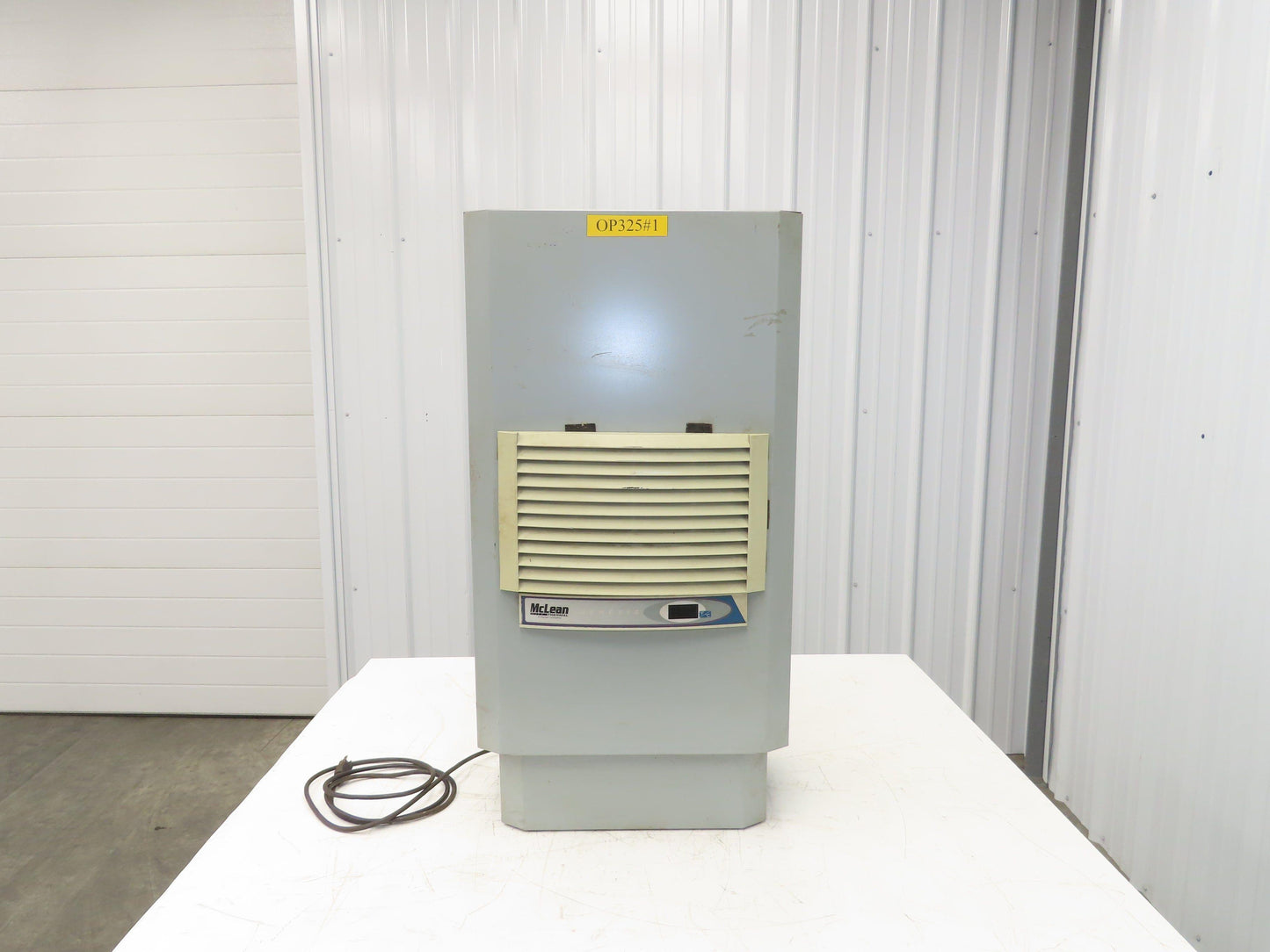 McLean M28-0626-010 Electrical Enclosure Air Conditioner 6000 BTU 460V 1Ph