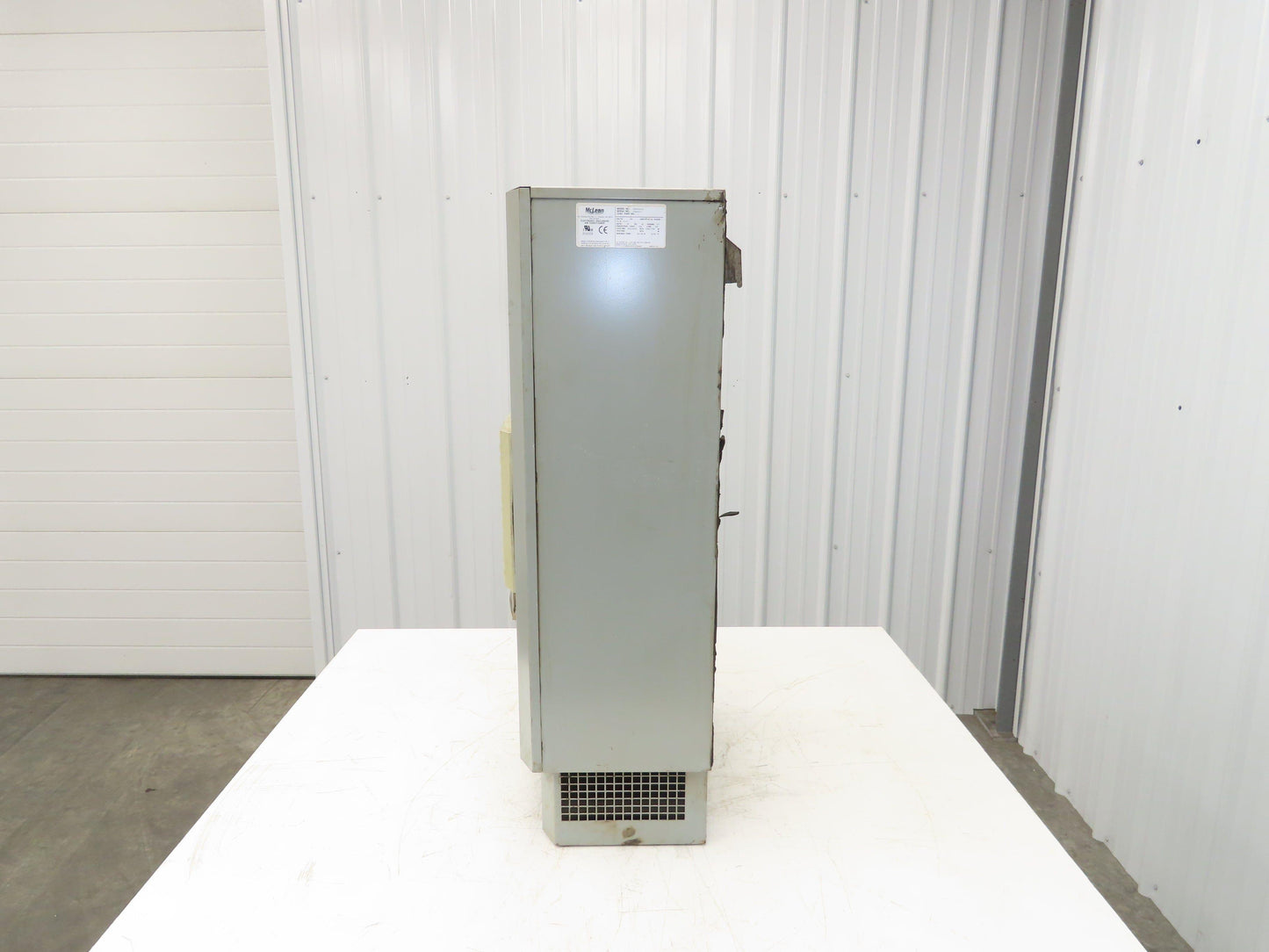 McLean M28-0626-010 Electrical Enclosure Air Conditioner 6000 BTU 460V 1Ph