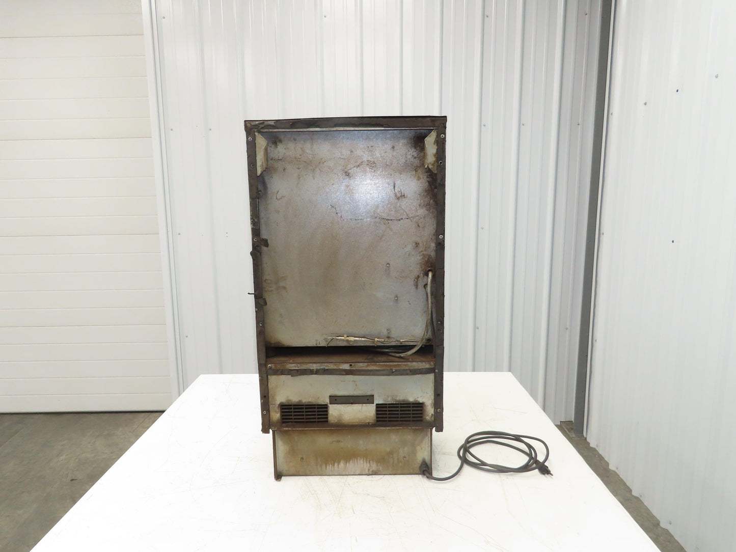 McLean M28-0626-010 Electrical Enclosure Air Conditioner 6000 BTU 460V 1Ph