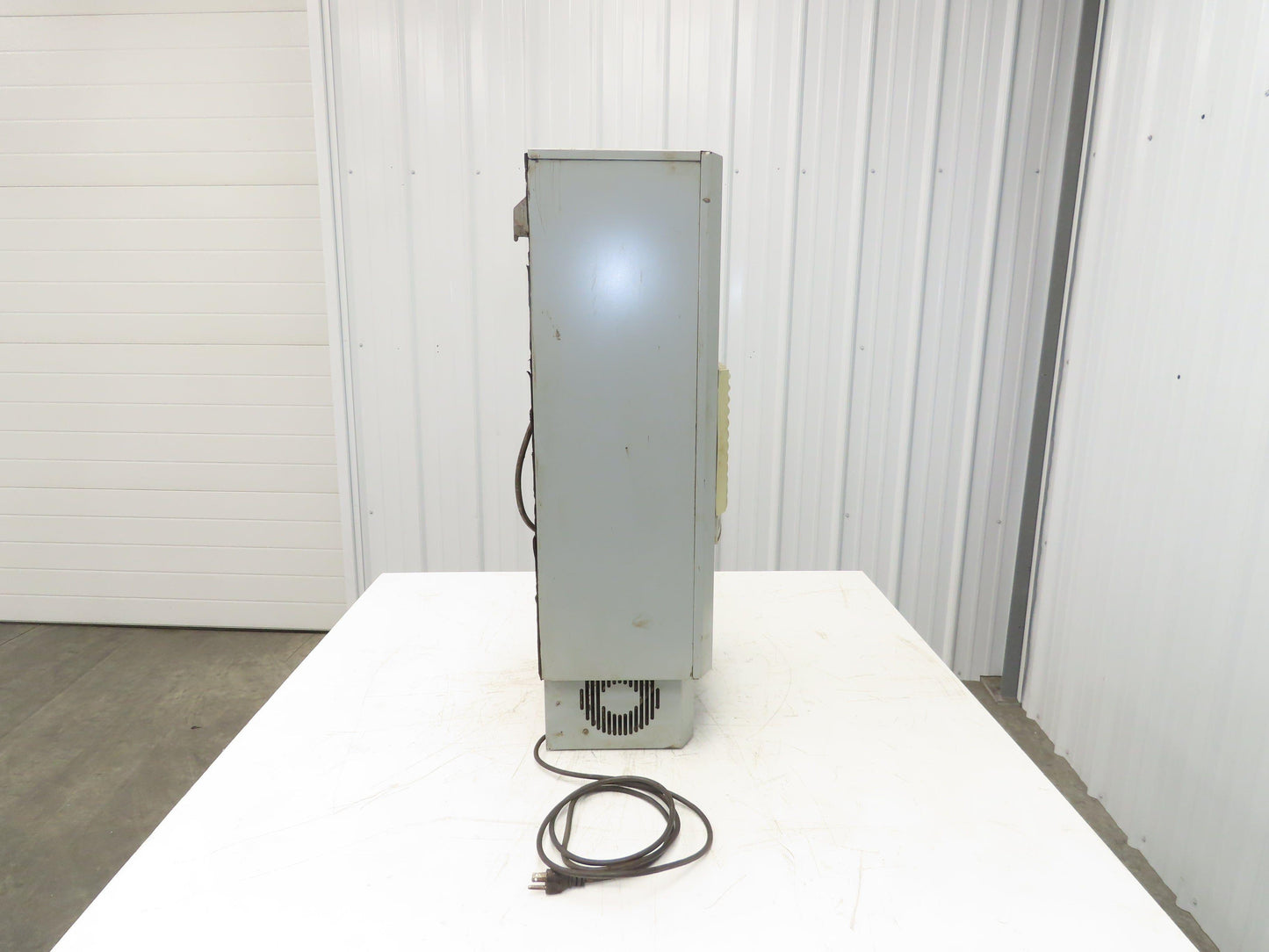 McLean M28-0626-010 Electrical Enclosure Air Conditioner 6000 BTU 460V 1Ph