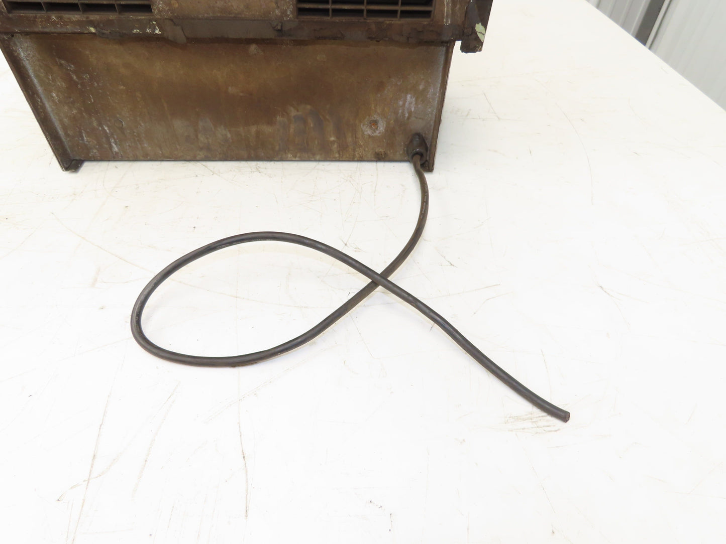 McLean M28-0626-010 Electrical Enclosure Air Conditioner 6000 BTU 460V 1Ph