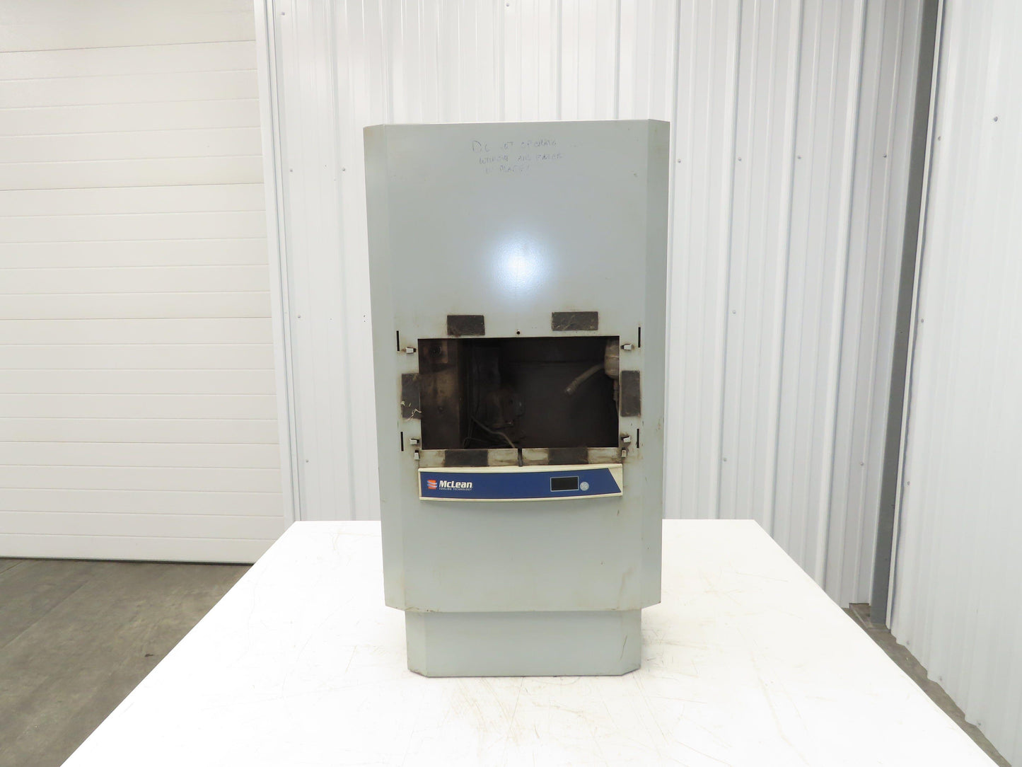 McLean M28-0626-010 Electrical Enclosure Air Conditioner 6000 BTU 460V 1Ph