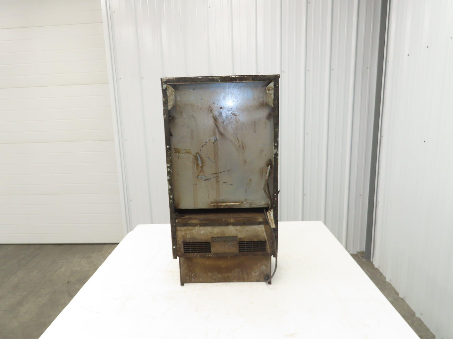 McLean M28-0626-010 Electrical Enclosure Air Conditioner 6000 BTU 460V 1Ph