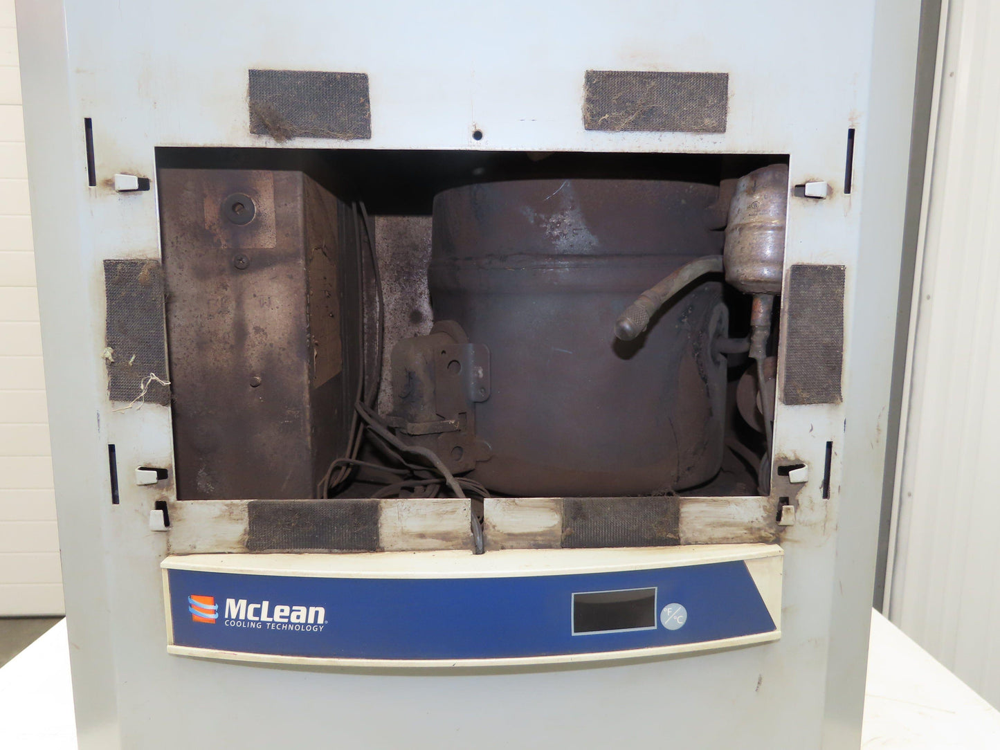 McLean M28-0626-010 Electrical Enclosure Air Conditioner 6000 BTU 460V 1Ph