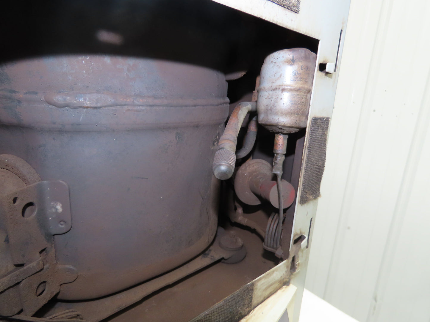 McLean M28-0626-010 Electrical Enclosure Air Conditioner 6000 BTU 460V 1Ph