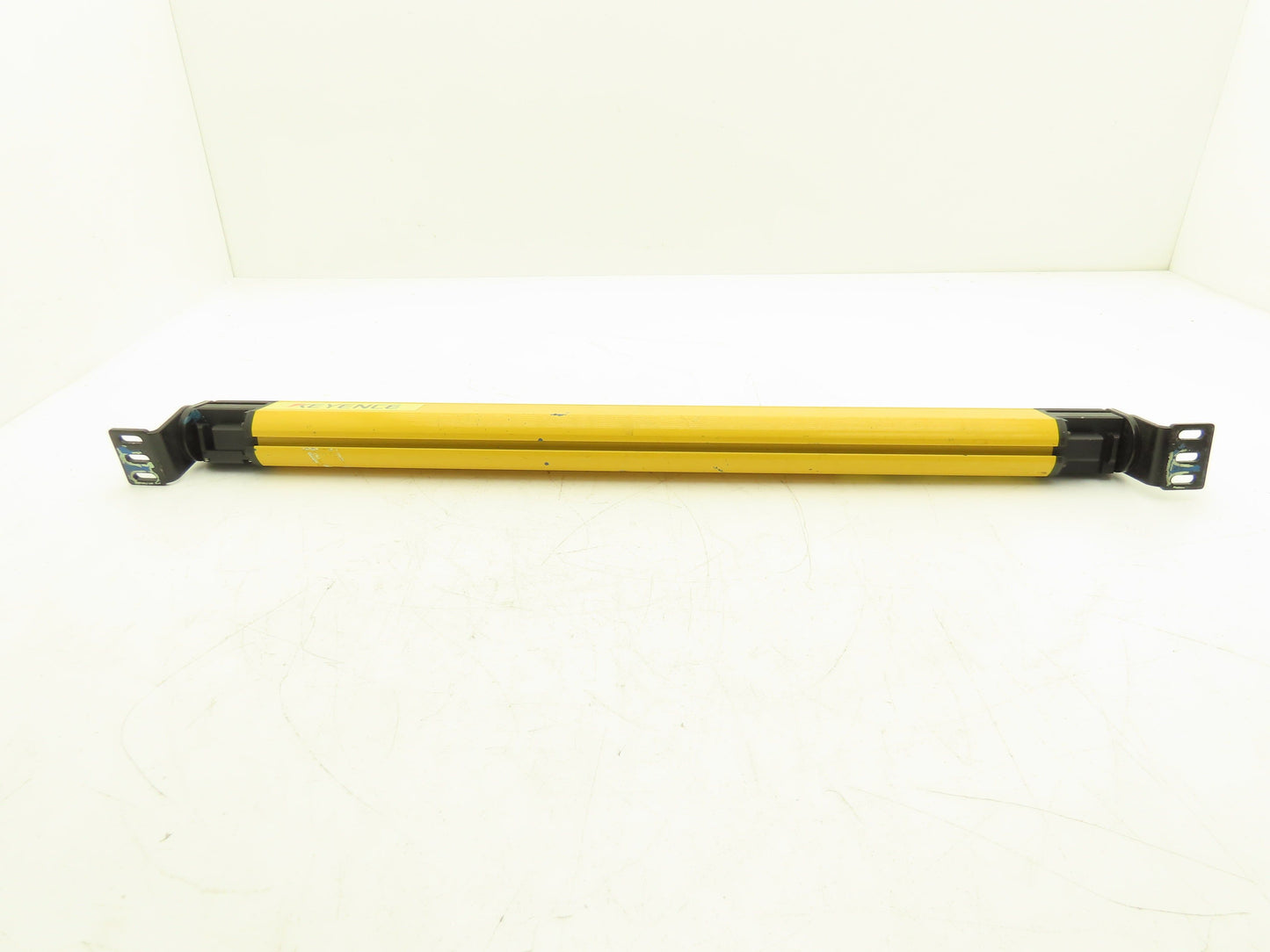 Keyence SL-V32HM-T Safety Light Curtain Transmitter 620mm 9m