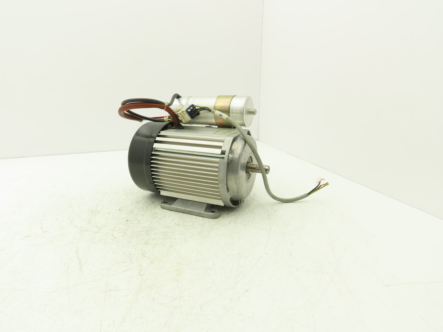Elektromoterenwerk ECS 71K 4-240 AC Motor .3kW 1650rpm 110v 1ph 71Frame IP54