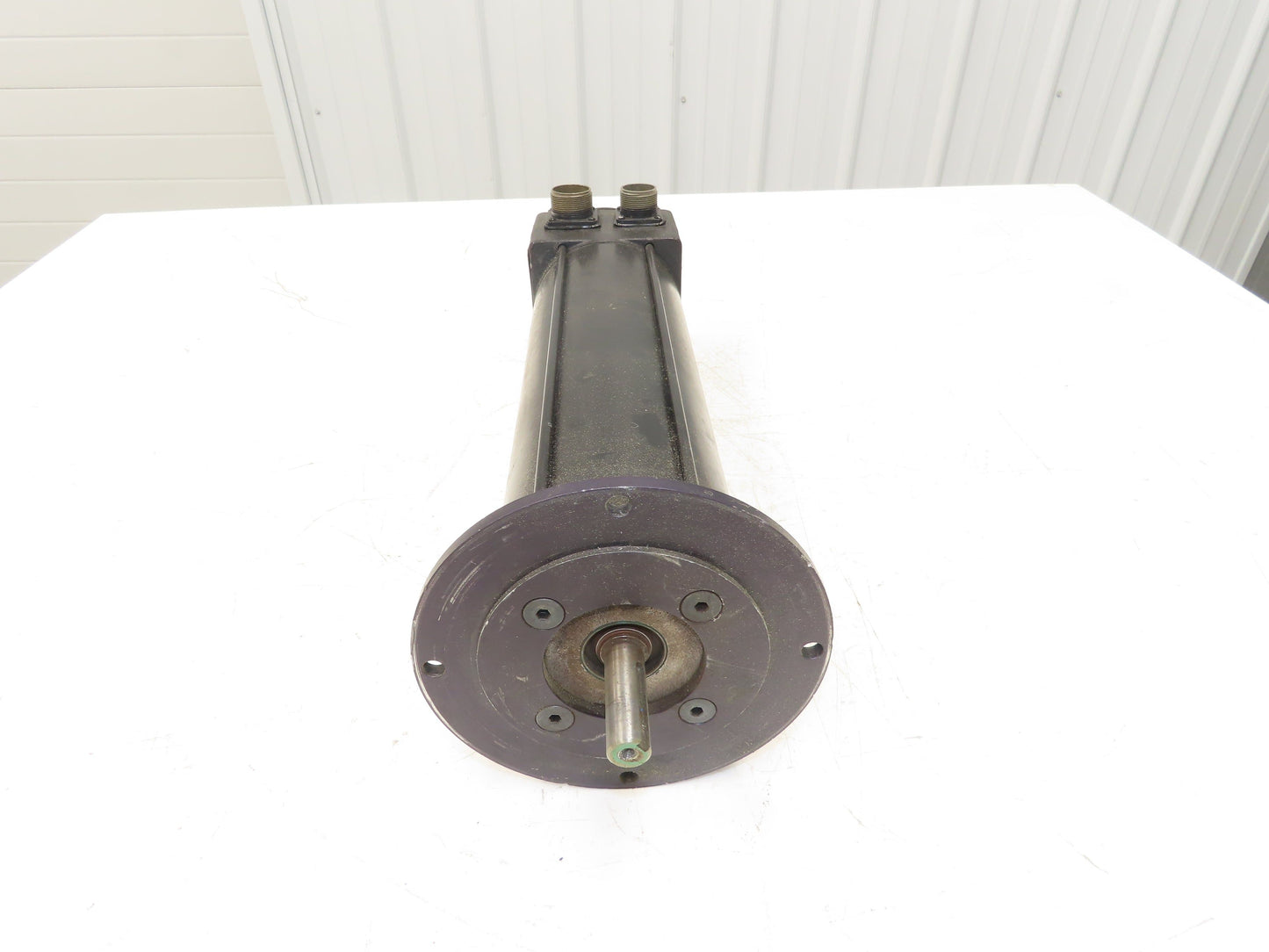 Allen Bradley 1326AB-A3F-11-K4 AC Servo Motor 1.2Kw 3000rpm 72in-lb 24v Brake