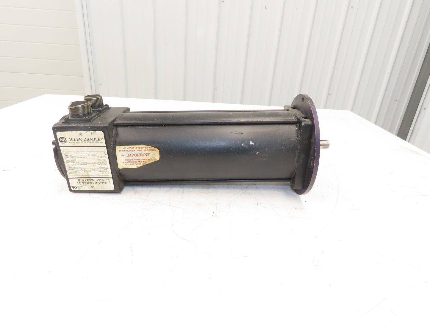 Allen Bradley 1326AB-A3E-11 AC Servo Motor 1.2Kw 3000rpm 480/360v 3ph