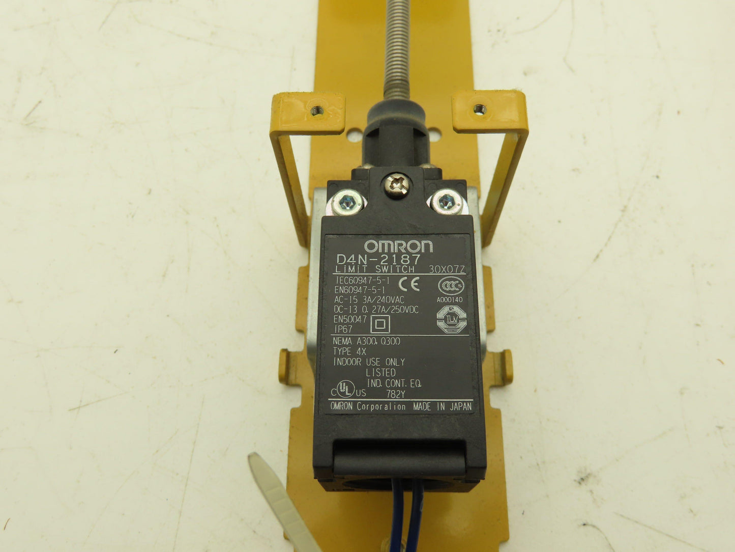 Omron TP70-1S2 Nagara Flexible Rod Switch Front Mount 125VAC