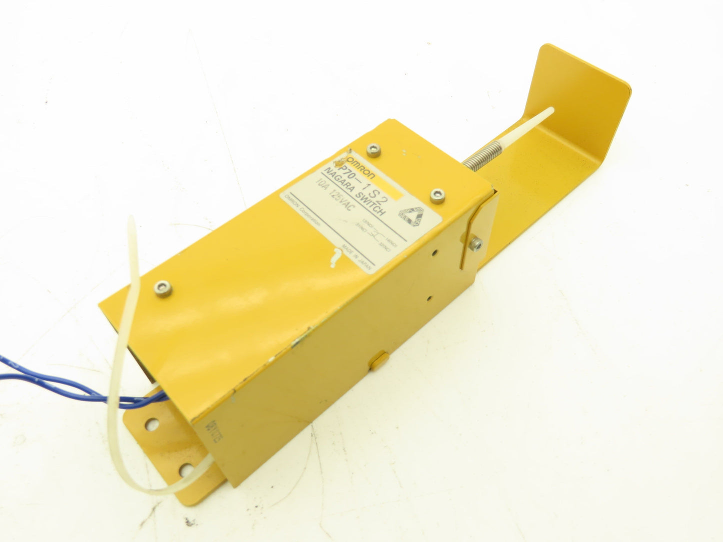 Omron TP70-1S2 Nagara Flexible Rod Switch Front Mount 125VAC