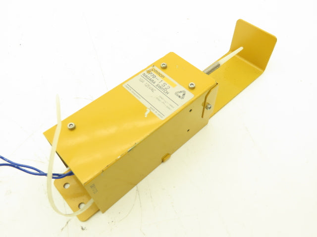 Omron TP70-1S2 Nagara Flexible Rod Switch Front Mount 125VAC