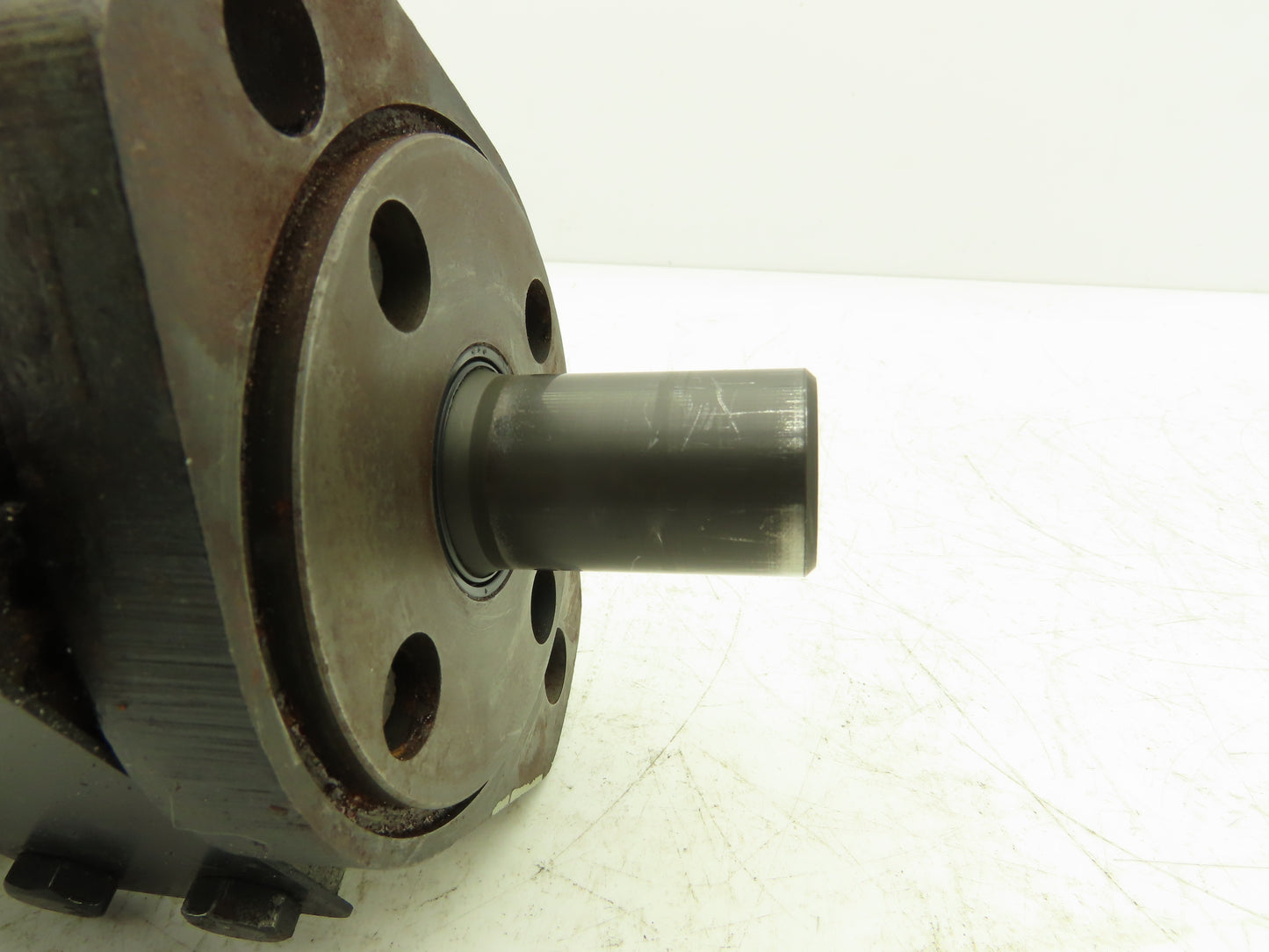 Char-Lynn 103 1044 010 Hydraulic Motor 15 GPM 1900 PSI 2-Bolt SAE-A