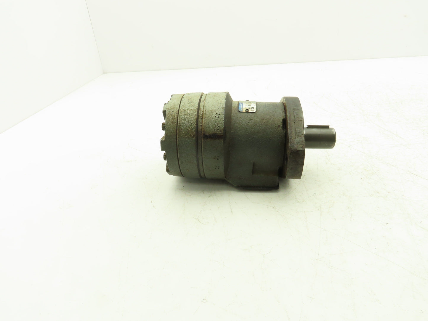 Char-Lynn 103 1044 010 Hydraulic Motor 15 GPM 1900 PSI 2-Bolt SAE-A