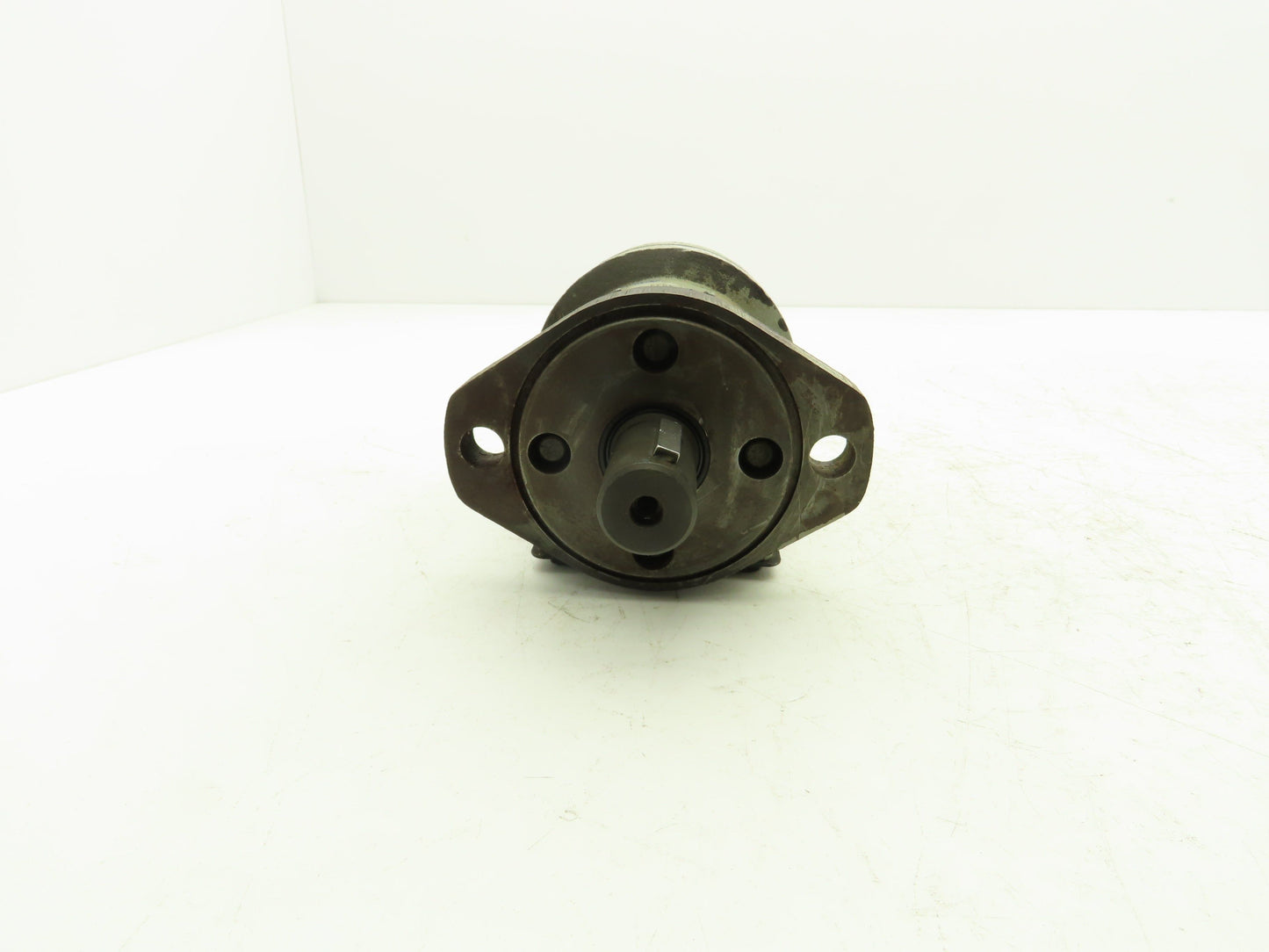 Char-Lynn 103 1044 010 Hydraulic Motor 15 GPM 1900 PSI 2-Bolt SAE-A
