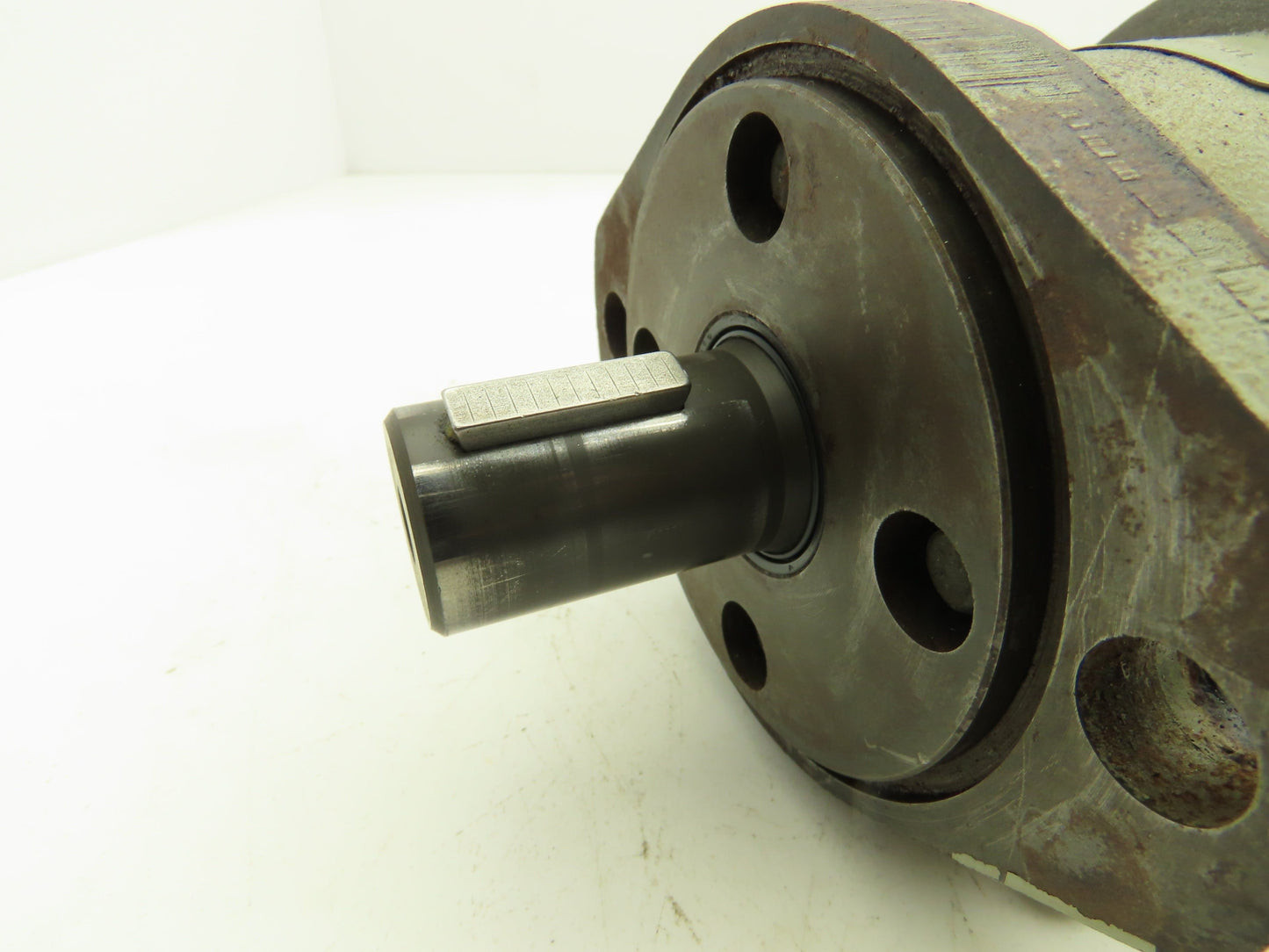 Char-Lynn 103 1044 010 Hydraulic Motor 15 GPM 1900 PSI 2-Bolt SAE-A