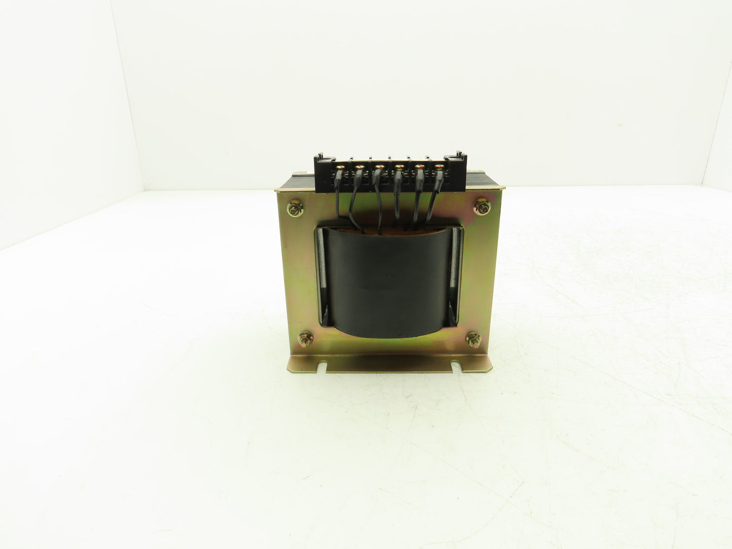 Gomi Electric Stepdown Transformer 2kV 1Ph HV200/220 - LV100/110