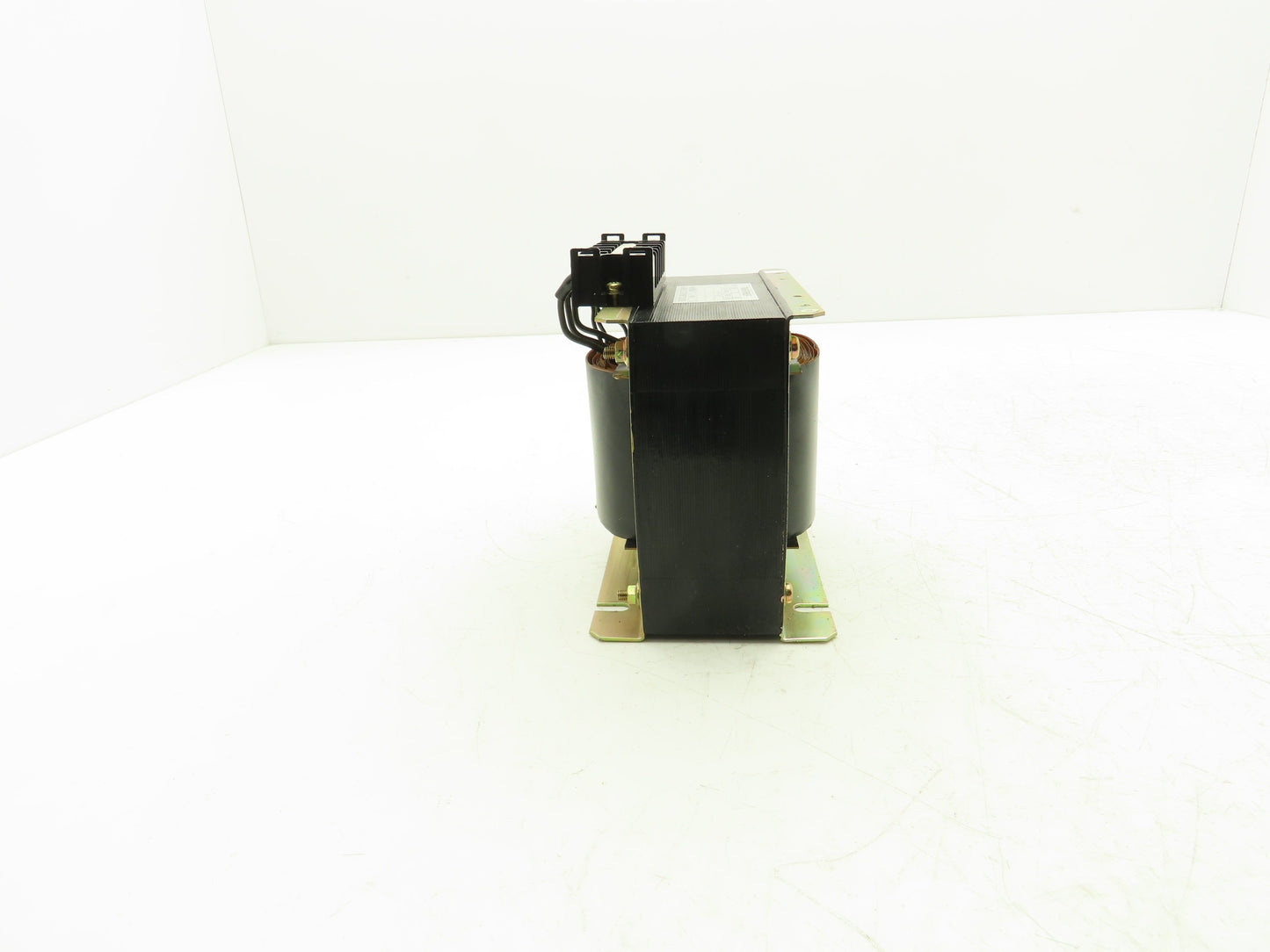 Gomi Electric Stepdown Transformer 2kV 1Ph HV200/220 - LV100/110