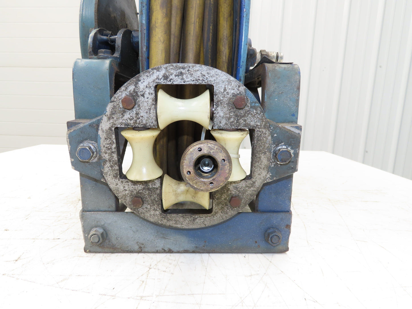 Hannay Reels 716-19-20C SR Retractable Industrial Air Hose Reel 1/2" X 39' Bent