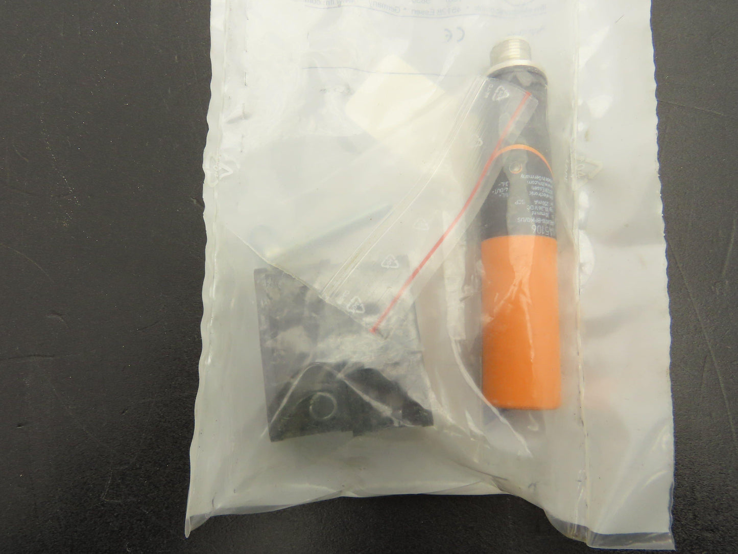 IFM IA5106 Efector 100 Inductive Proximity Sensor 10-36 VDC