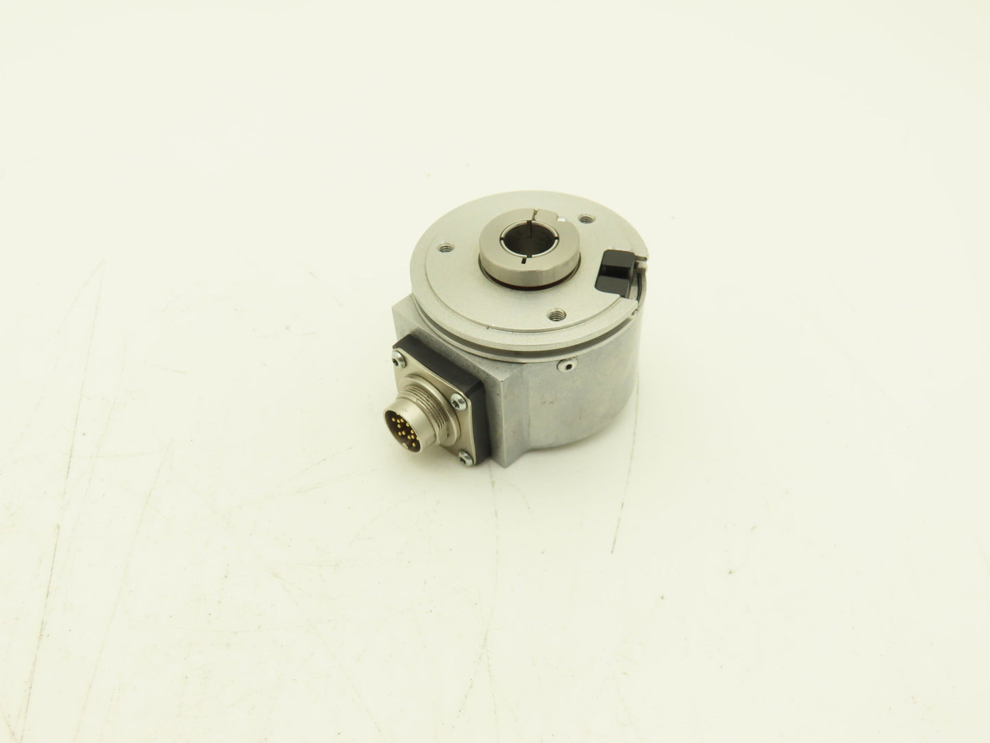 Baumer Electric 16.05A2048-E2-9 Rotary Encoder 12mm Blind Hollow Shaft 2048PPR