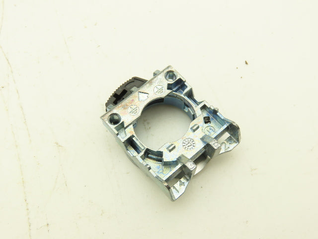 Allen Bradley 800F-ALM Metal Pushbutton Latch Lot of 31