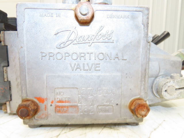 Danfoss 157U8393 Solenoid Valve 8 Station Manifold Assy 12VDC/Manual 3 Pos 2 Way
