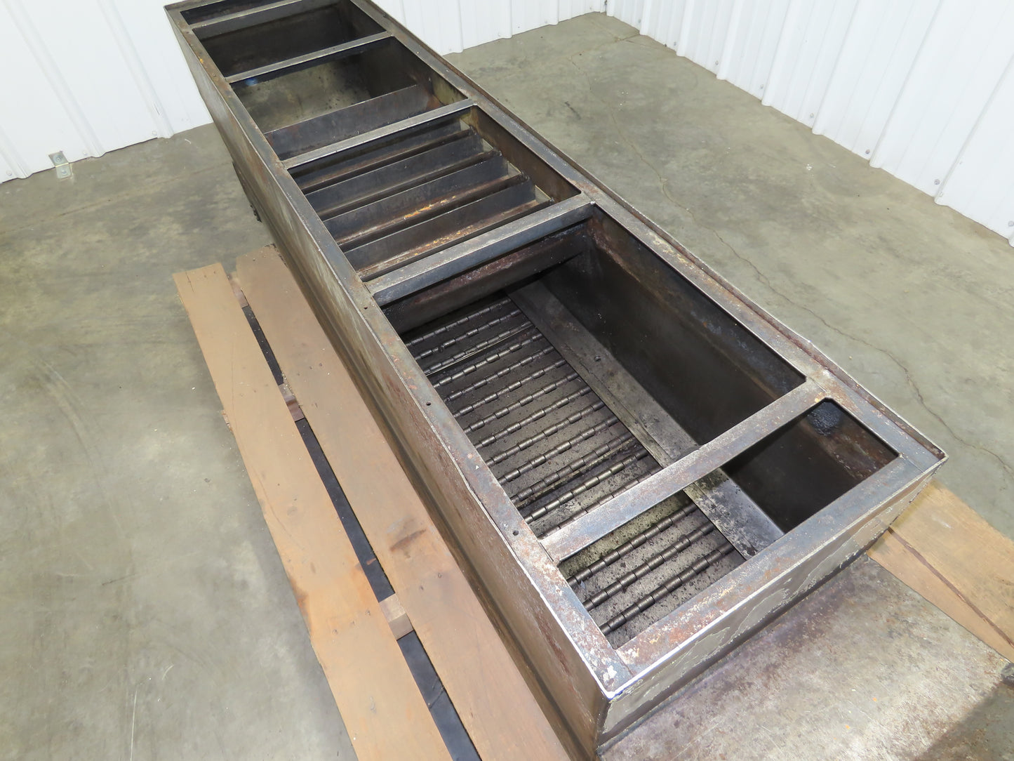 Hennig CNC Chip Conveyor 16"x 67" Infeed 31-35" Discharge 230/460V 3PH