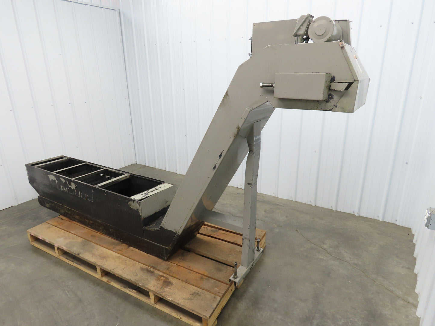 Enomoto CNC Chip Conveyor 16"x 67" Infeed 46-50" Discharge 220V 3PH
