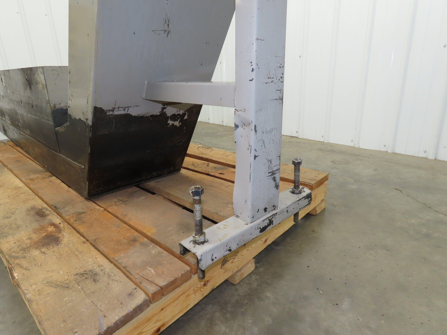 Enomoto CNC Chip Conveyor 16"x 67" Infeed 46-50" Discharge 220V 3PH