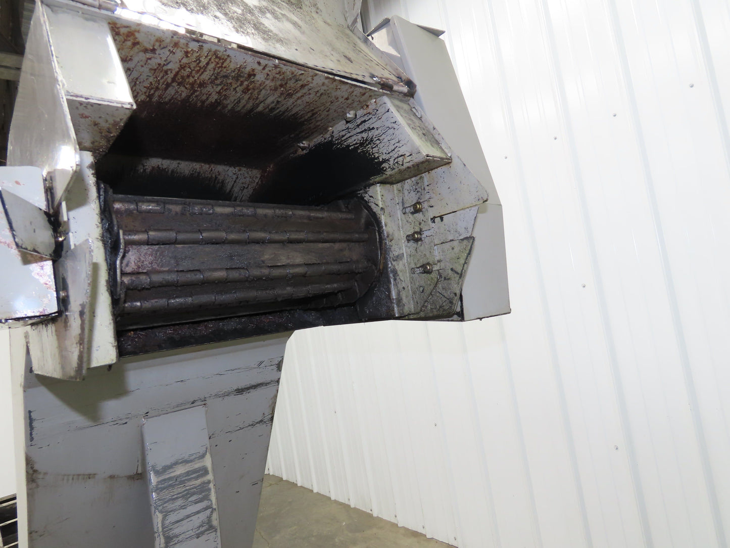 Enomoto CNC Chip Conveyor 16"x 67" Infeed 46-50" Discharge 220V 3PH