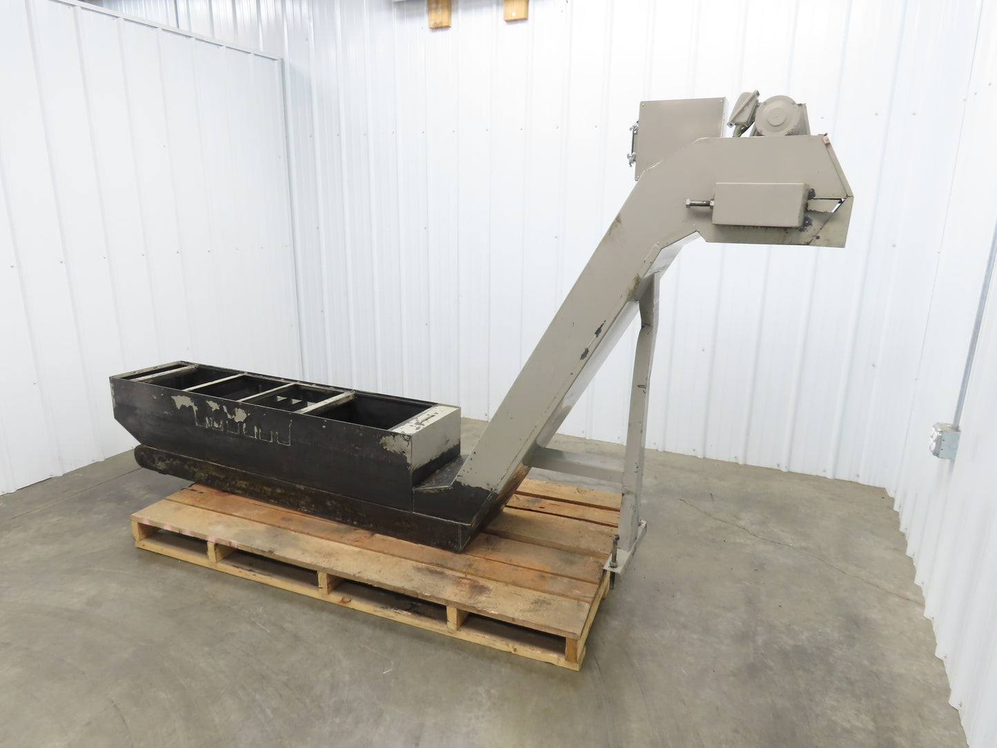 Enomoto CNC Chip Conveyor 16"x 67" Infeed 46-50" Discharge 220V 3PH
